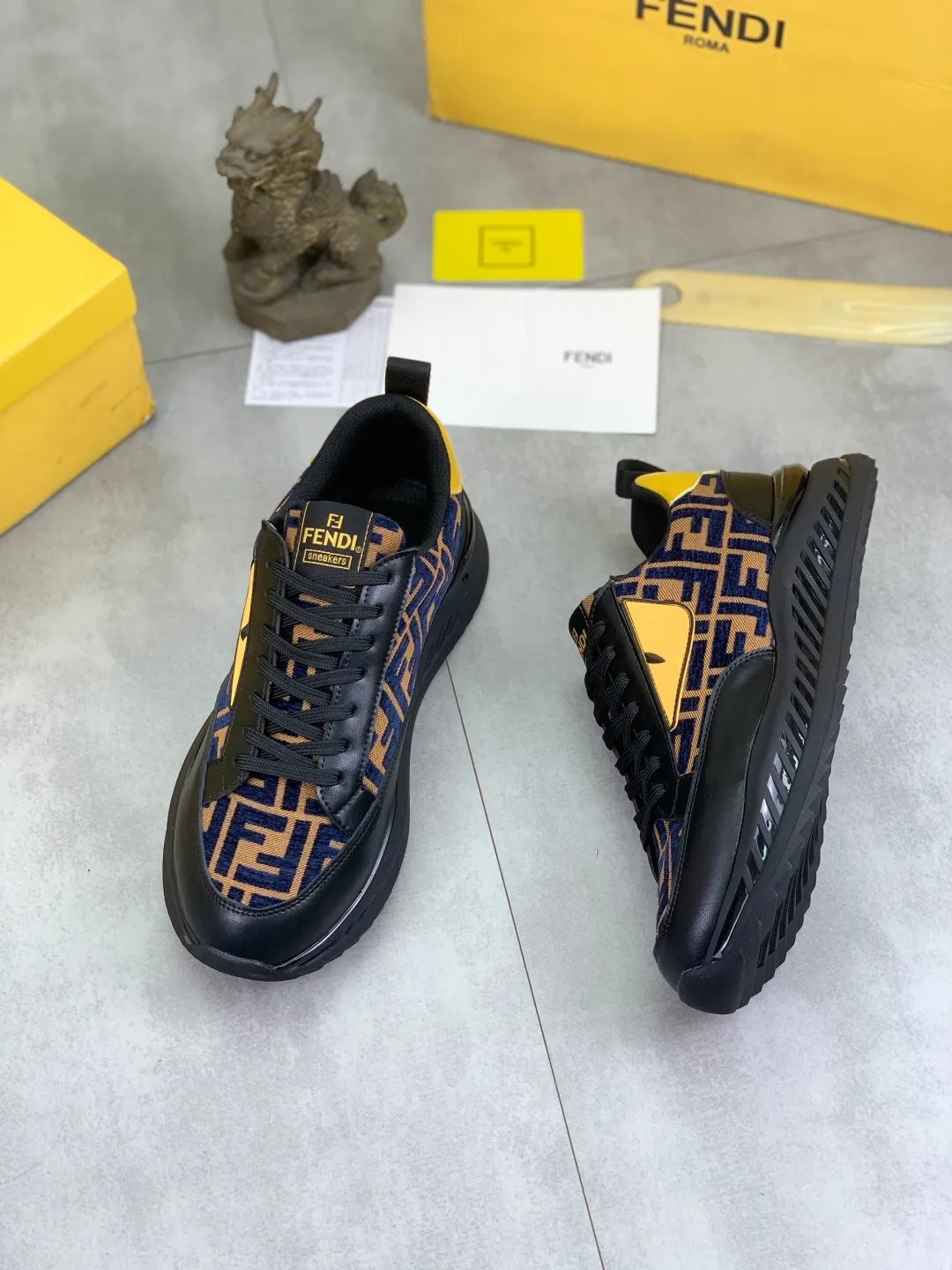 ​Men's shoes 💰P460 💰[New] Little Monster 🆘 New FENDI (Fendi) counter new 🕶️🕶️Simple routing effect, showing an elegant and cool driving shoe 🎬Using imported calfskin + first-layer pigskin lining🐂Excellent material🎬Detailed workmanship 🤗Comfortable foot feel➰➰. ​Pair it with any outfit to show your taste and temperament, low-key luxury ♻️Design ​simple and elegant ​noble and fashionable 🍃​Very loved and favored by trendy men 💓❤️Size: 38-44 (45 46 customized) 3⃣️ colors available